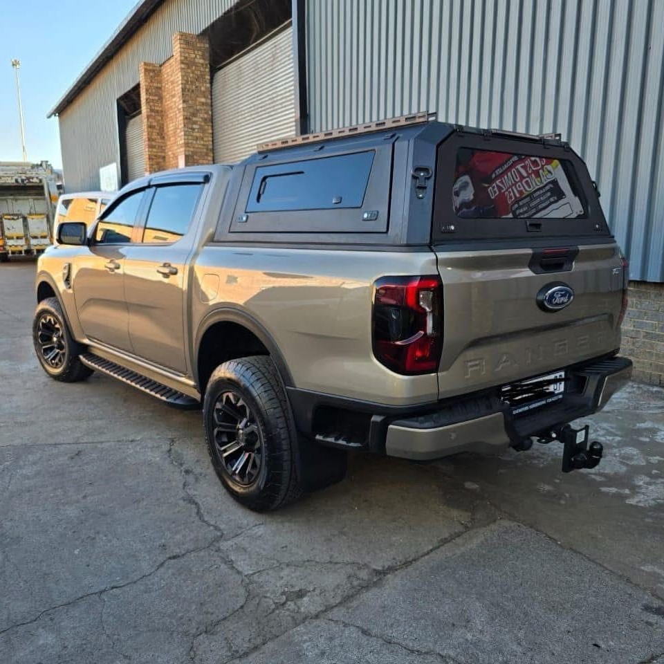 Ford Ranger Next Gen with side windows - Copy